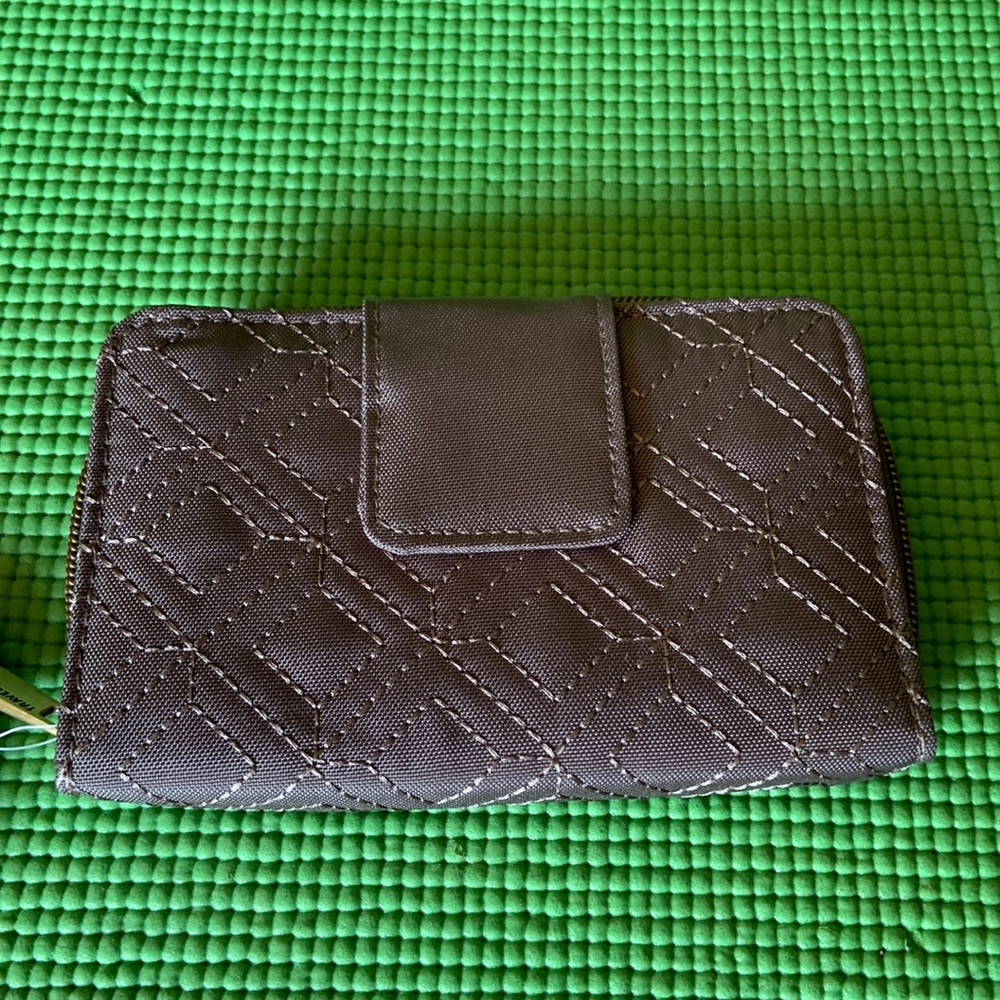 Travelon taupe nylon wallet.